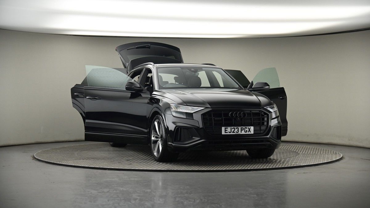 More views of Audi Q8