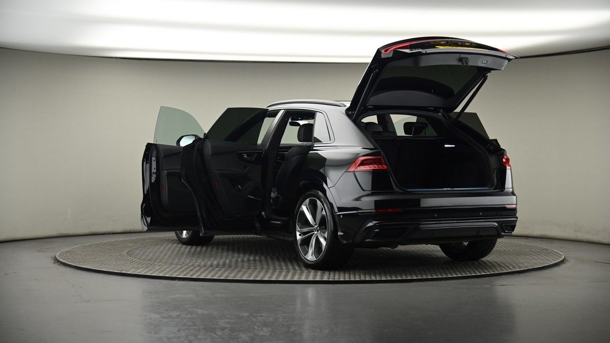 Audi Q8 Image 8