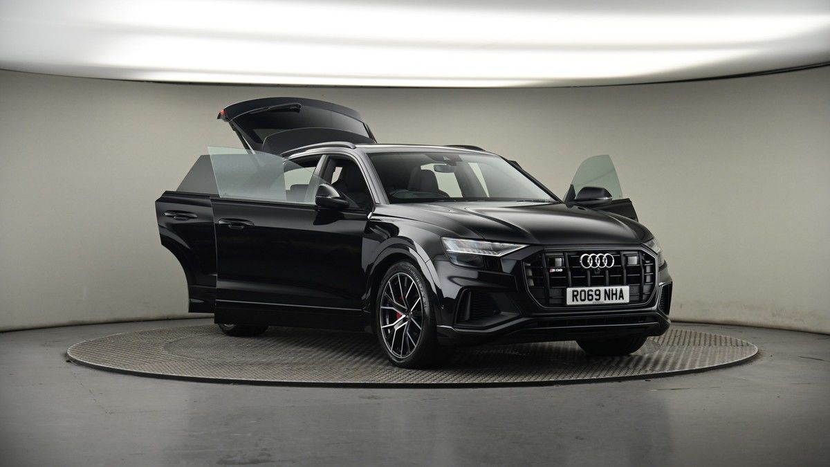 More views of Audi SQ8