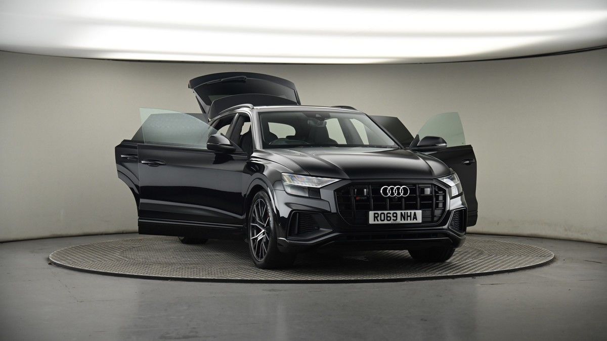 More views of Audi SQ8