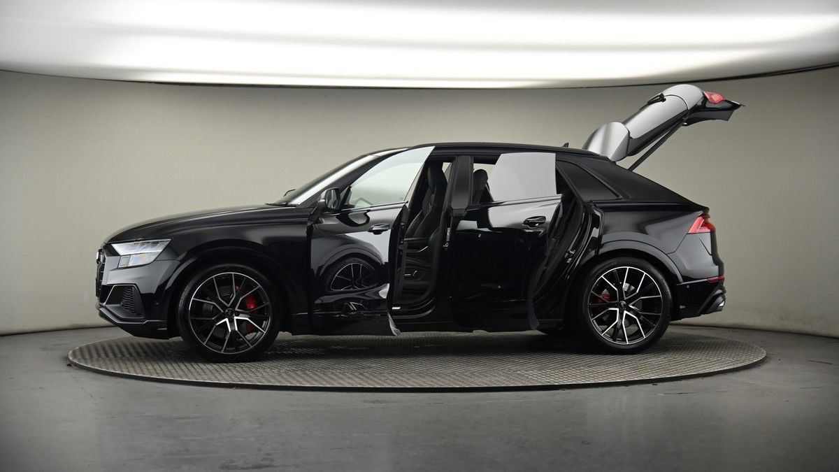 More views of Audi SQ8