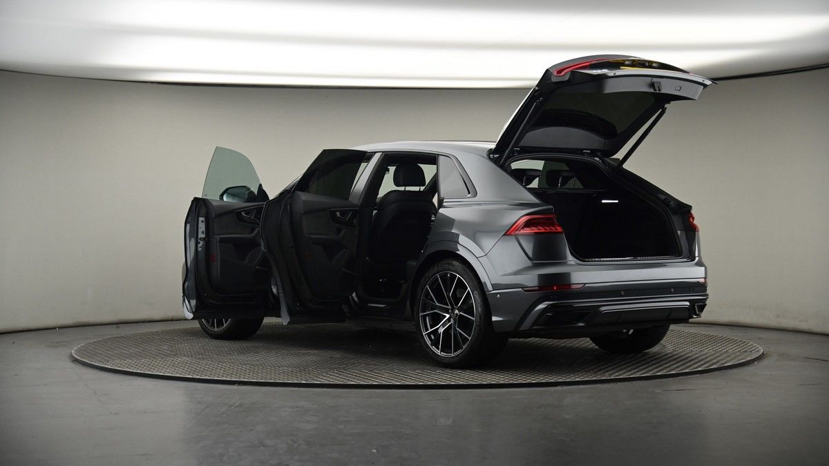 More views of Audi Q8