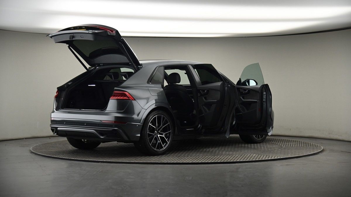 More views of Audi Q8