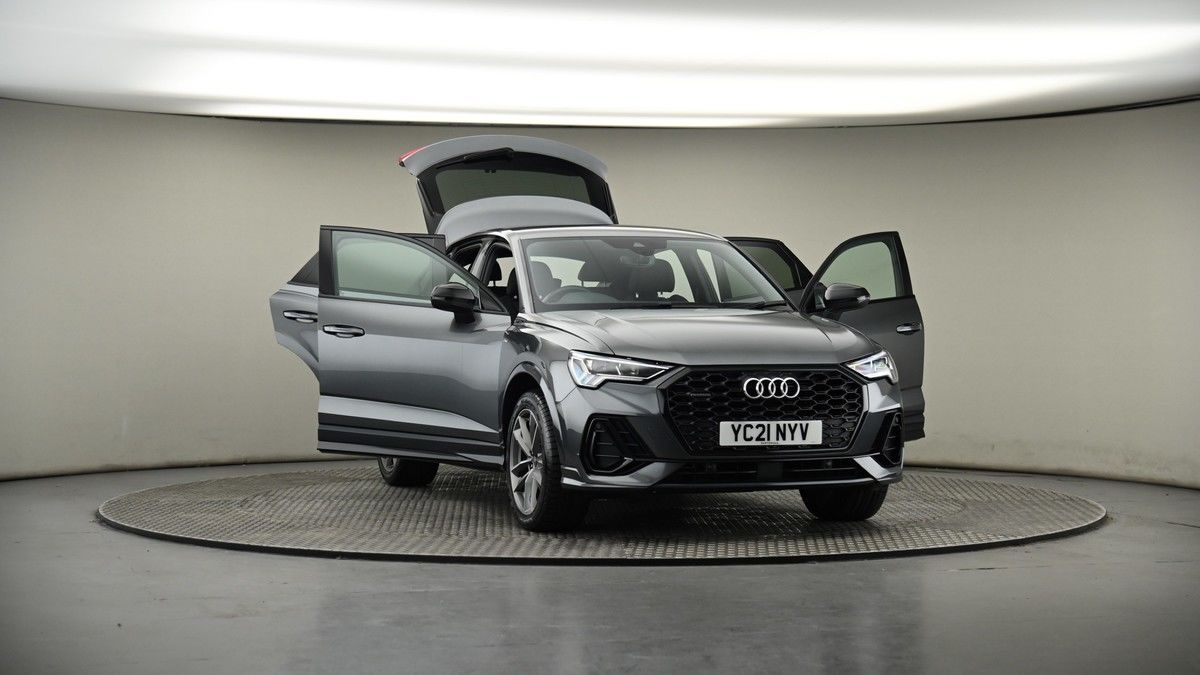 More views of Audi Q3