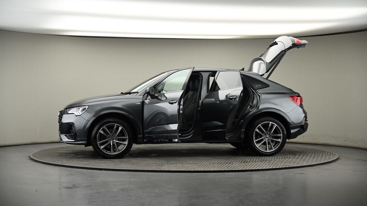 More views of Audi Q3