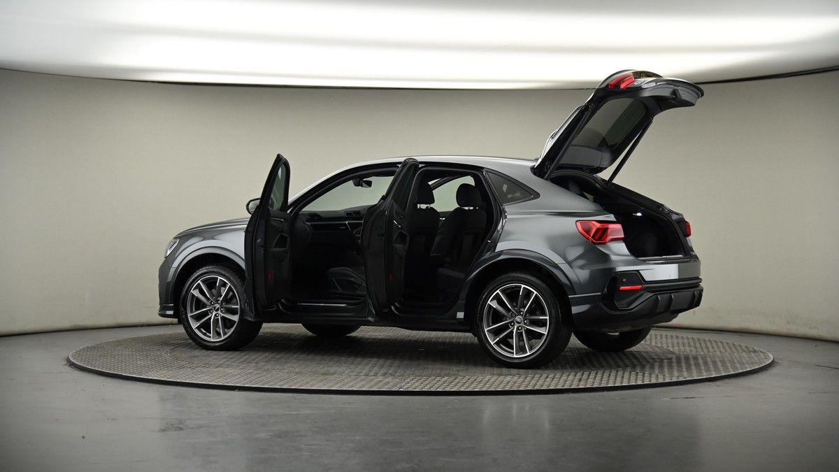 More views of Audi Q3