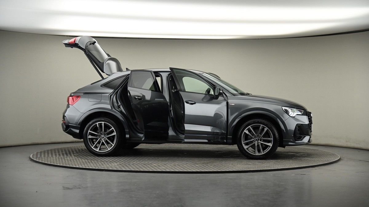 More views of Audi Q3