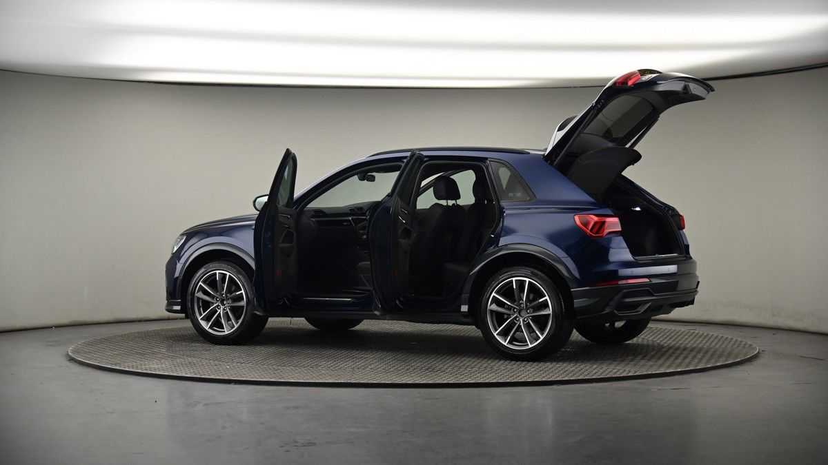 More views of Audi Q3