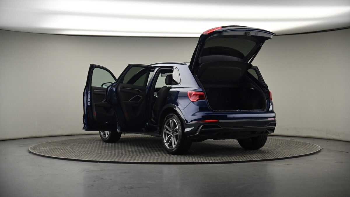 Audi Q3 Image 8