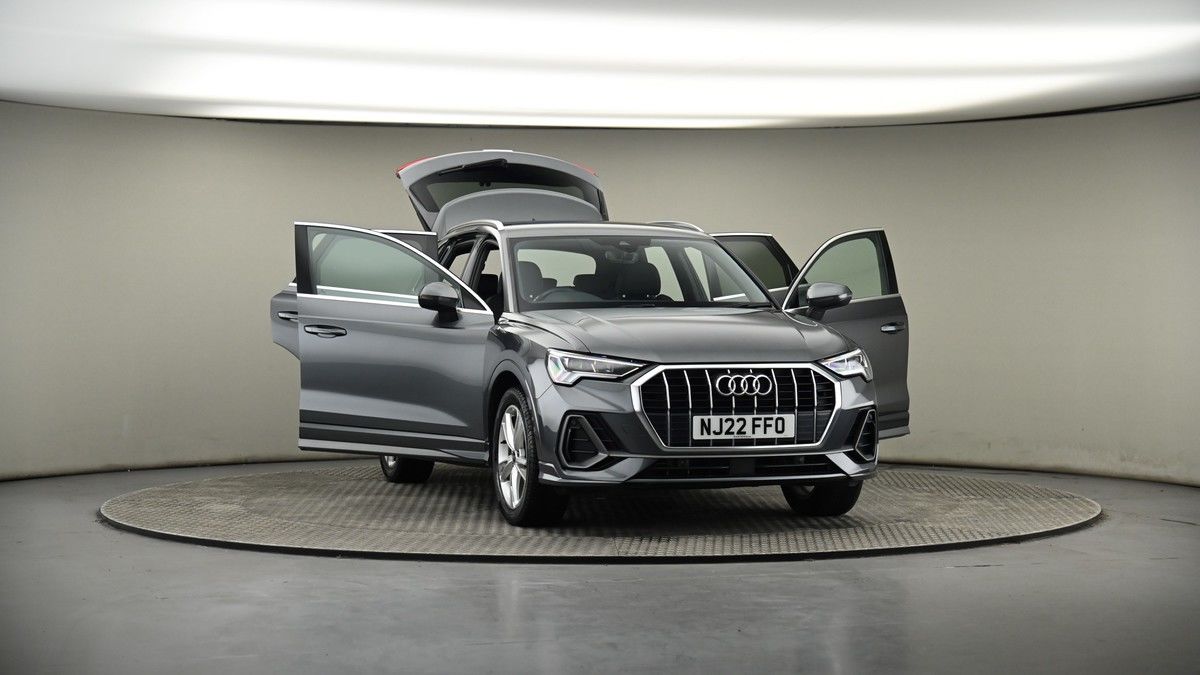 More views of Audi Q3