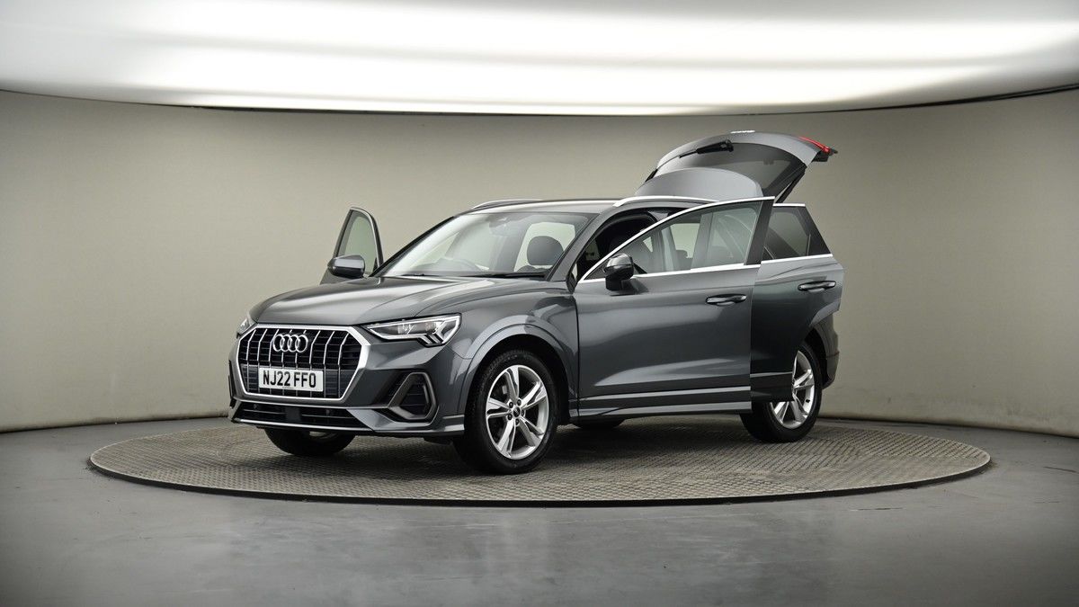 More views of Audi Q3