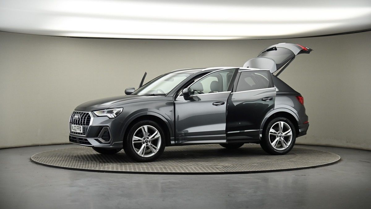 More views of Audi Q3