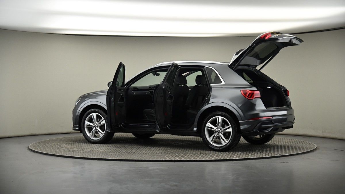 More views of Audi Q3