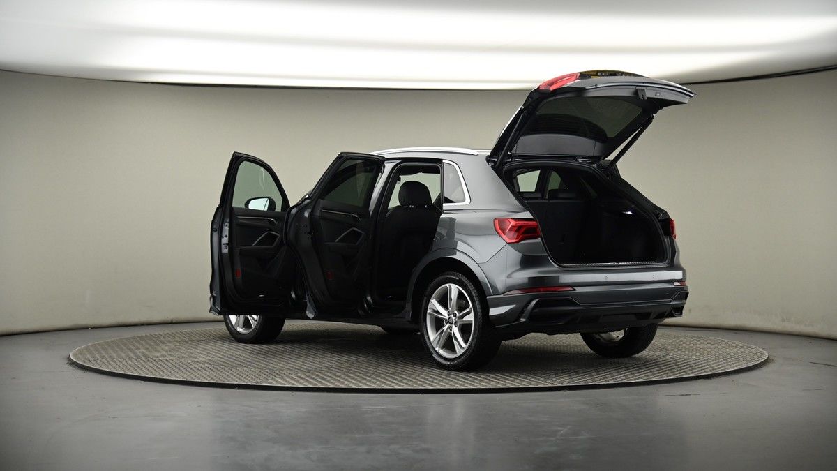 More views of Audi Q3