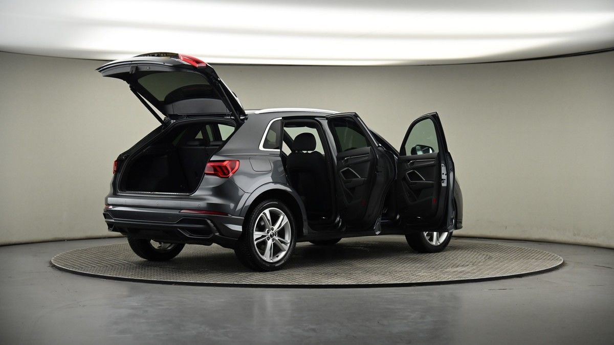 More views of Audi Q3