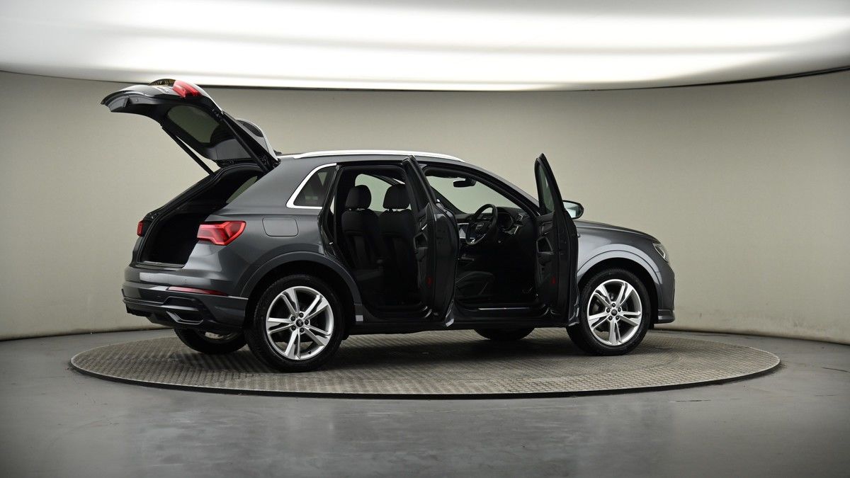 More views of Audi Q3