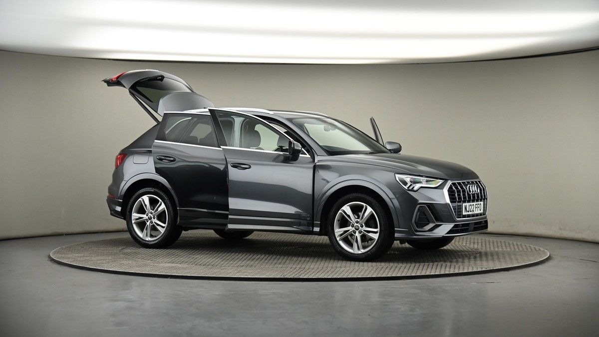 More views of Audi Q3