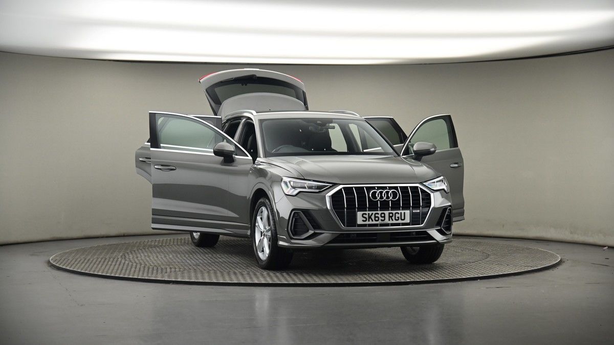 More views of Audi Q3