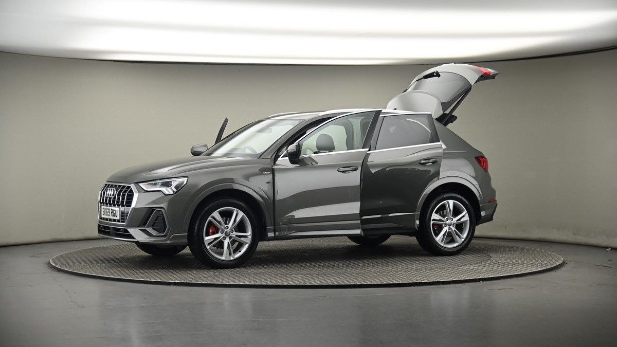 More views of Audi Q3