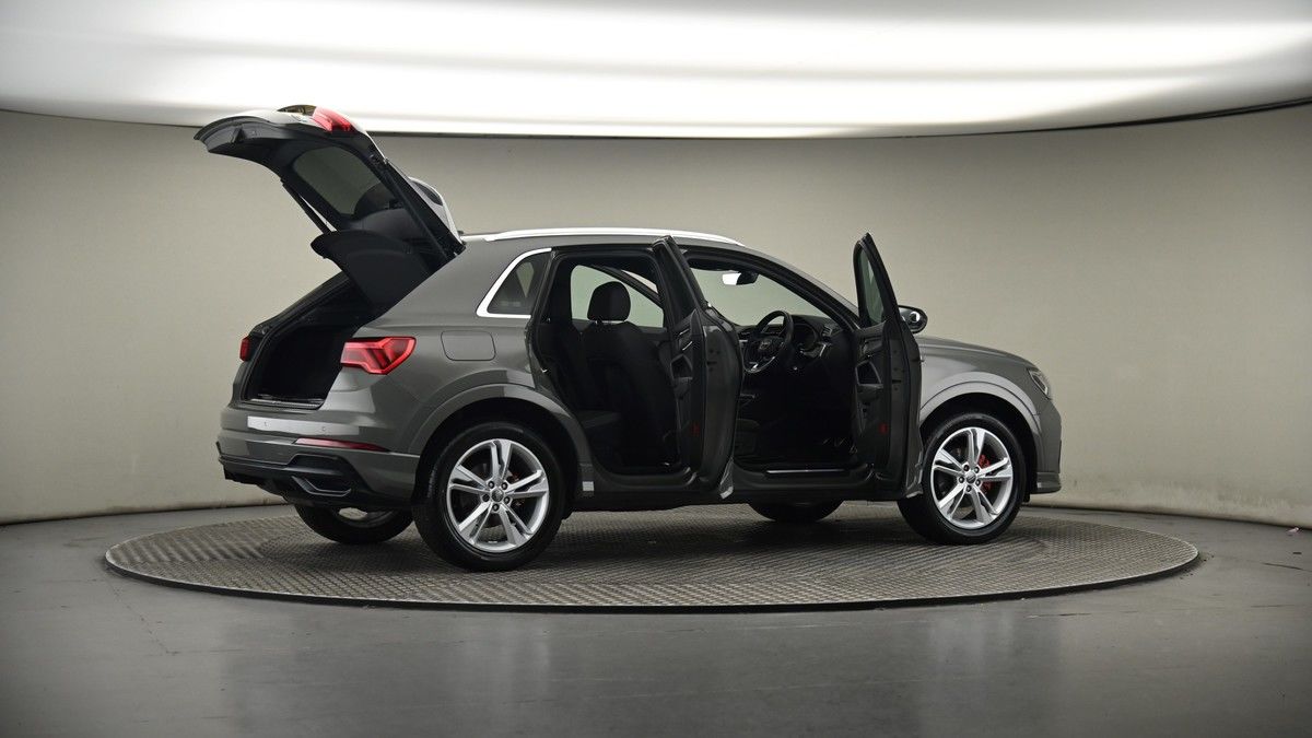 More views of Audi Q3