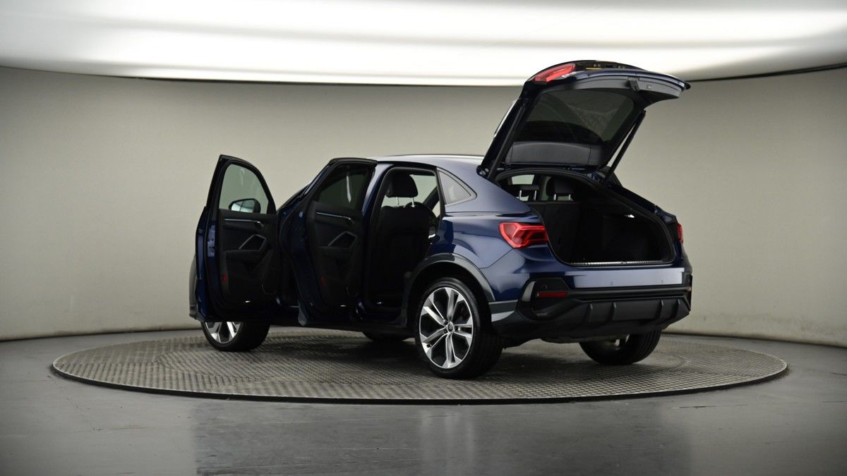 More views of Audi Q3