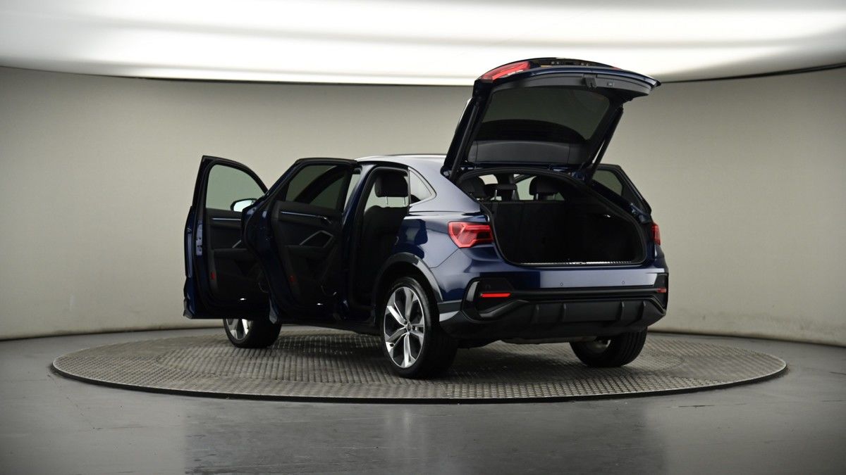 Audi Q3 Image 7