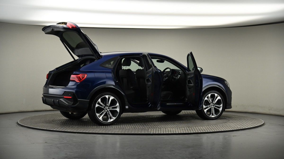 More views of Audi Q3