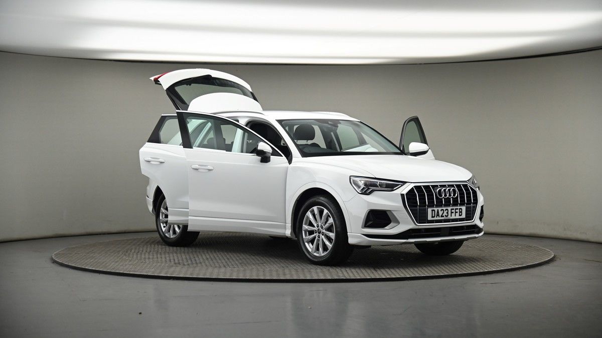 More views of Audi Q3