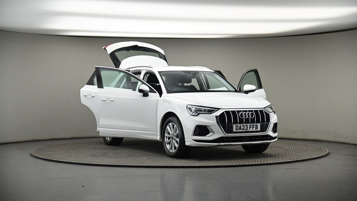 More views of Audi Q3