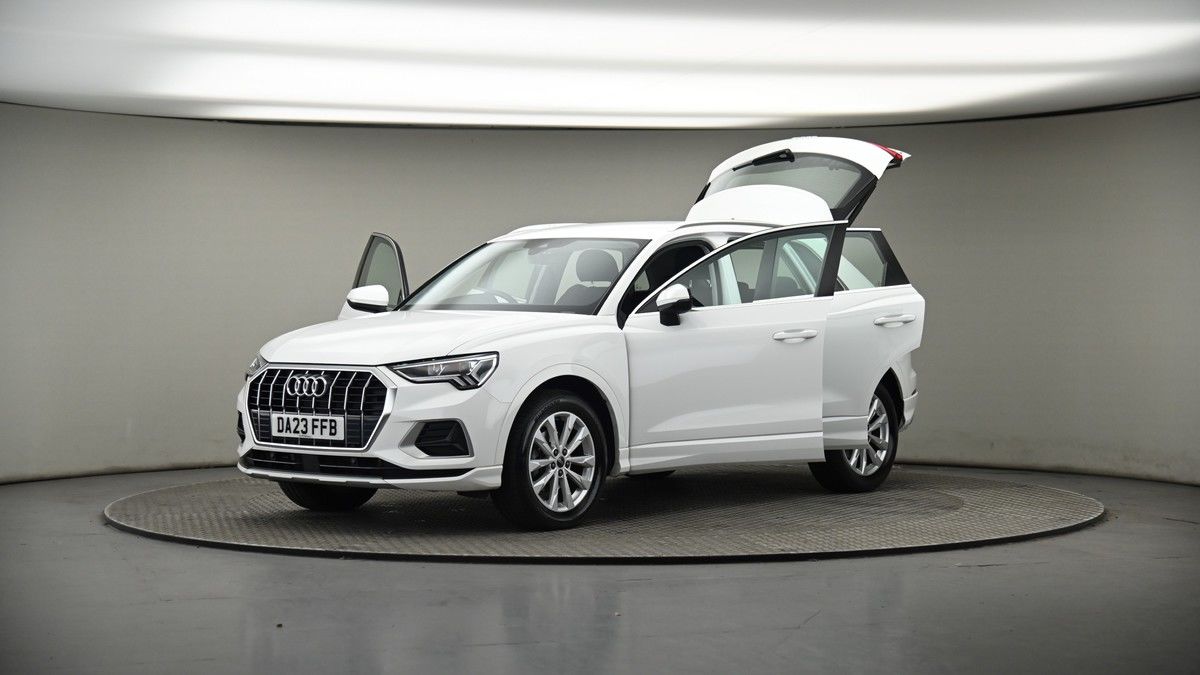 More views of Audi Q3