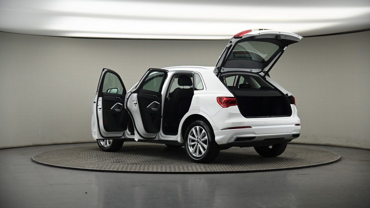 More views of Audi Q3