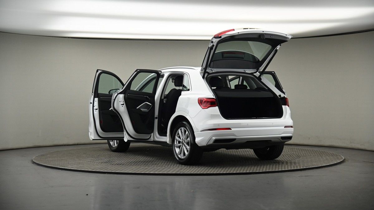 Audi Q3 Image 8