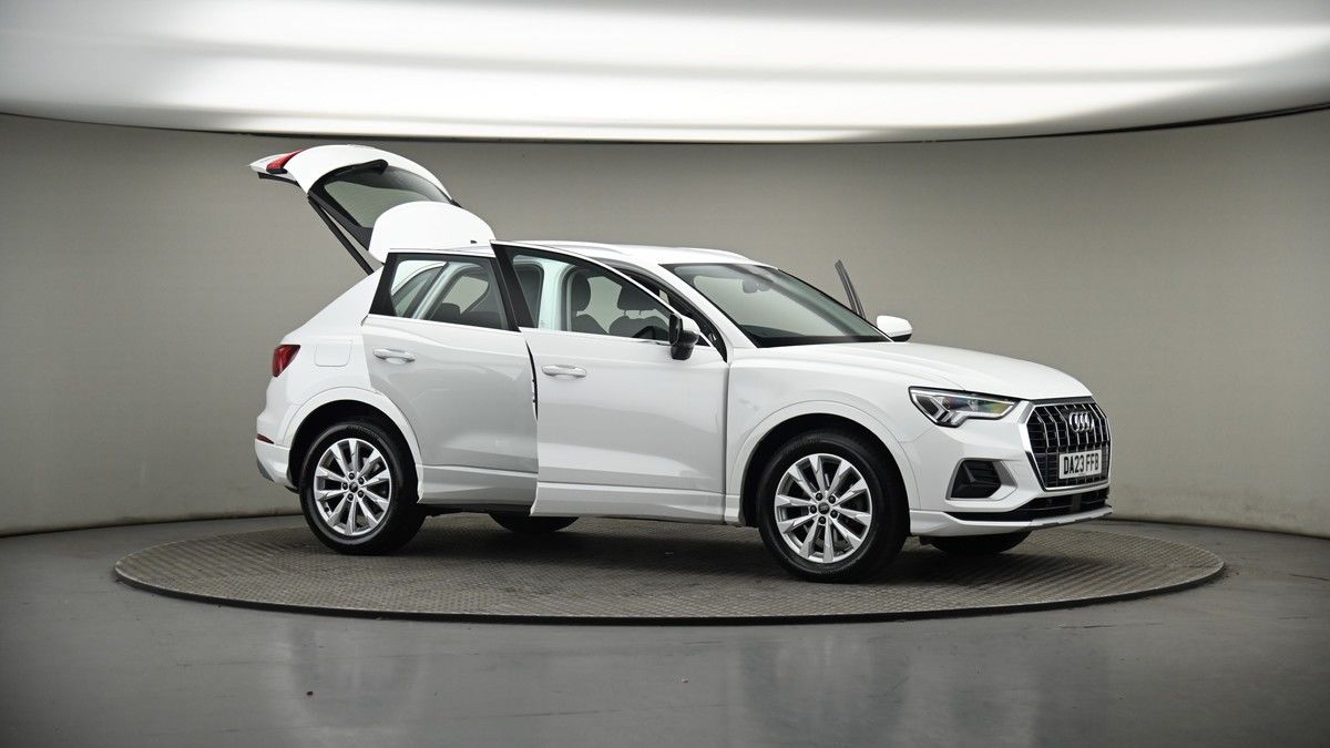 More views of Audi Q3