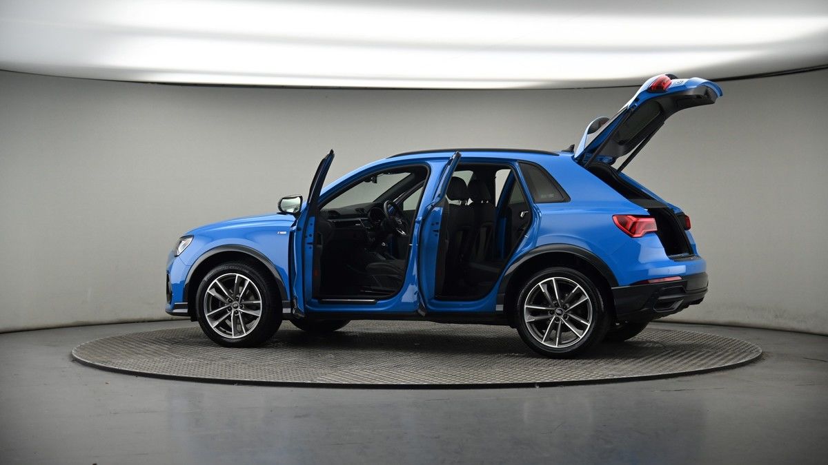 More views of Audi Q3