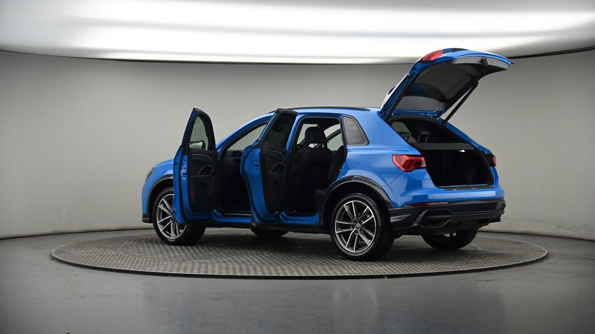 More views of Audi Q3