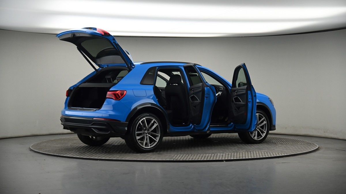 More views of Audi Q3