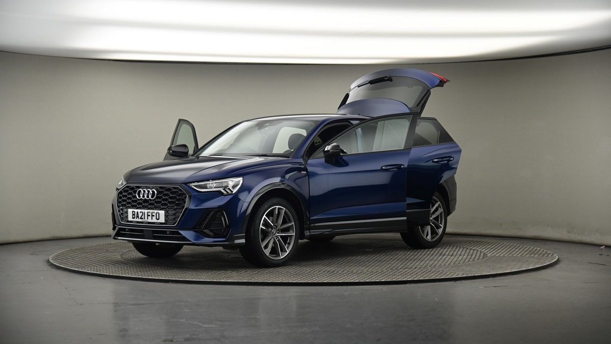 More views of Audi Q3