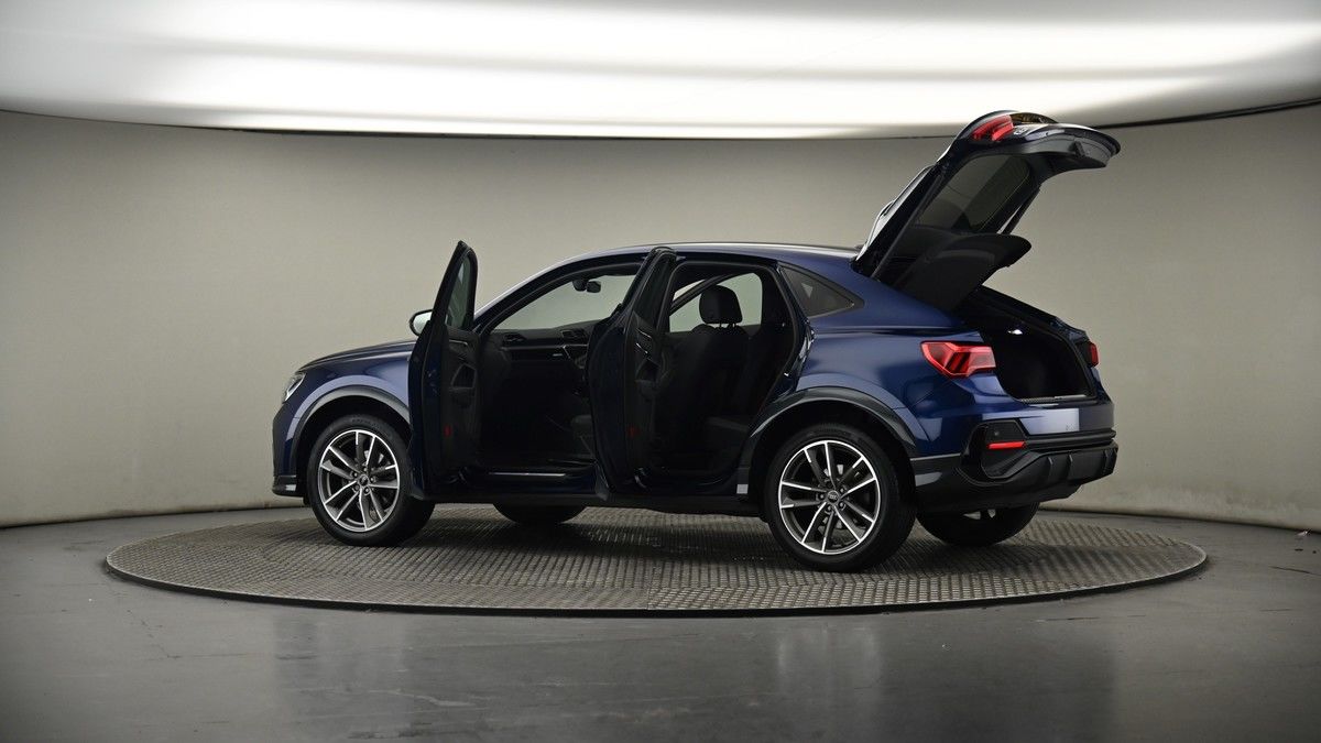 More views of Audi Q3