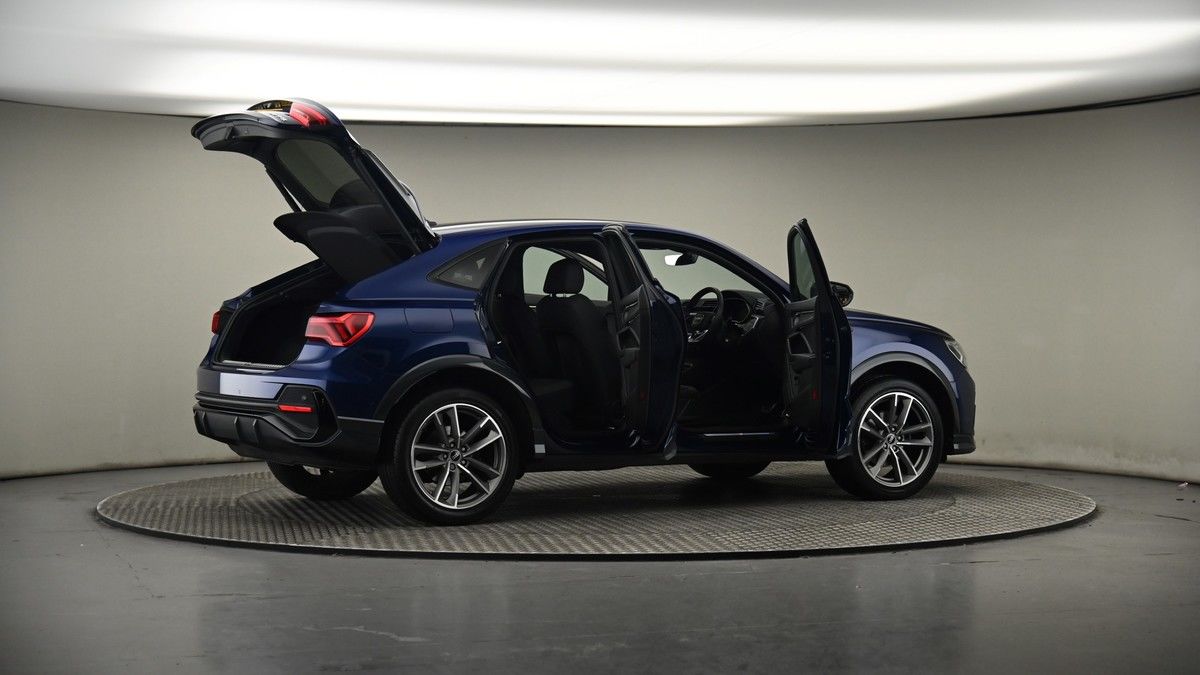 More views of Audi Q3