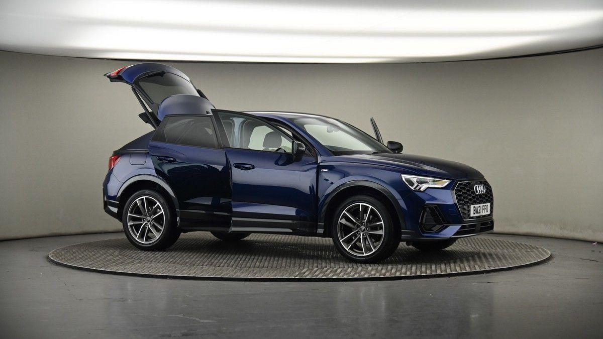 More views of Audi Q3