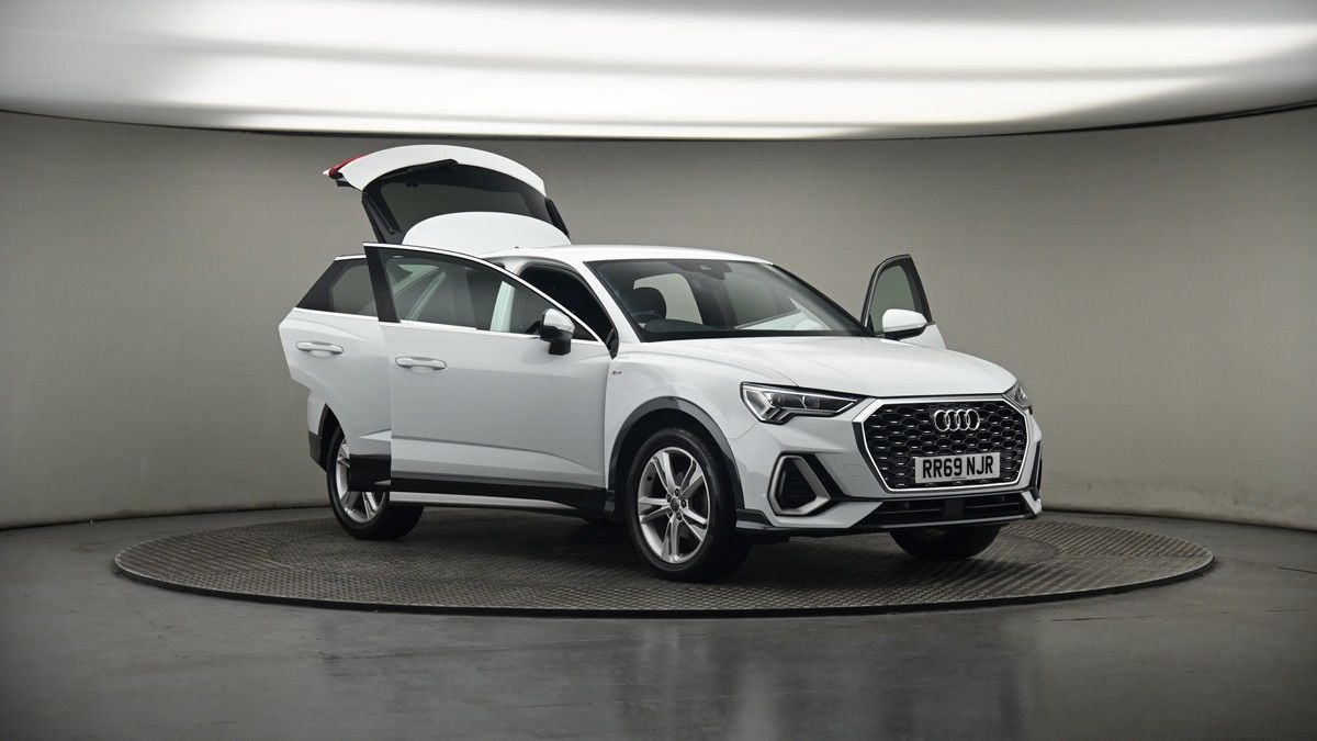 More views of Audi Q3