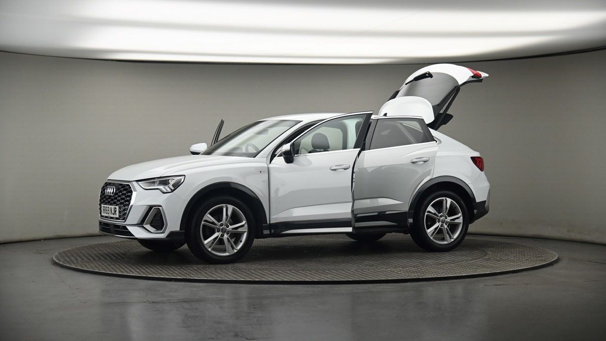 More views of Audi Q3