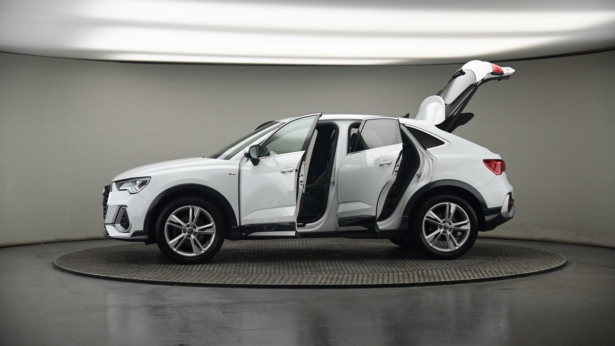 More views of Audi Q3