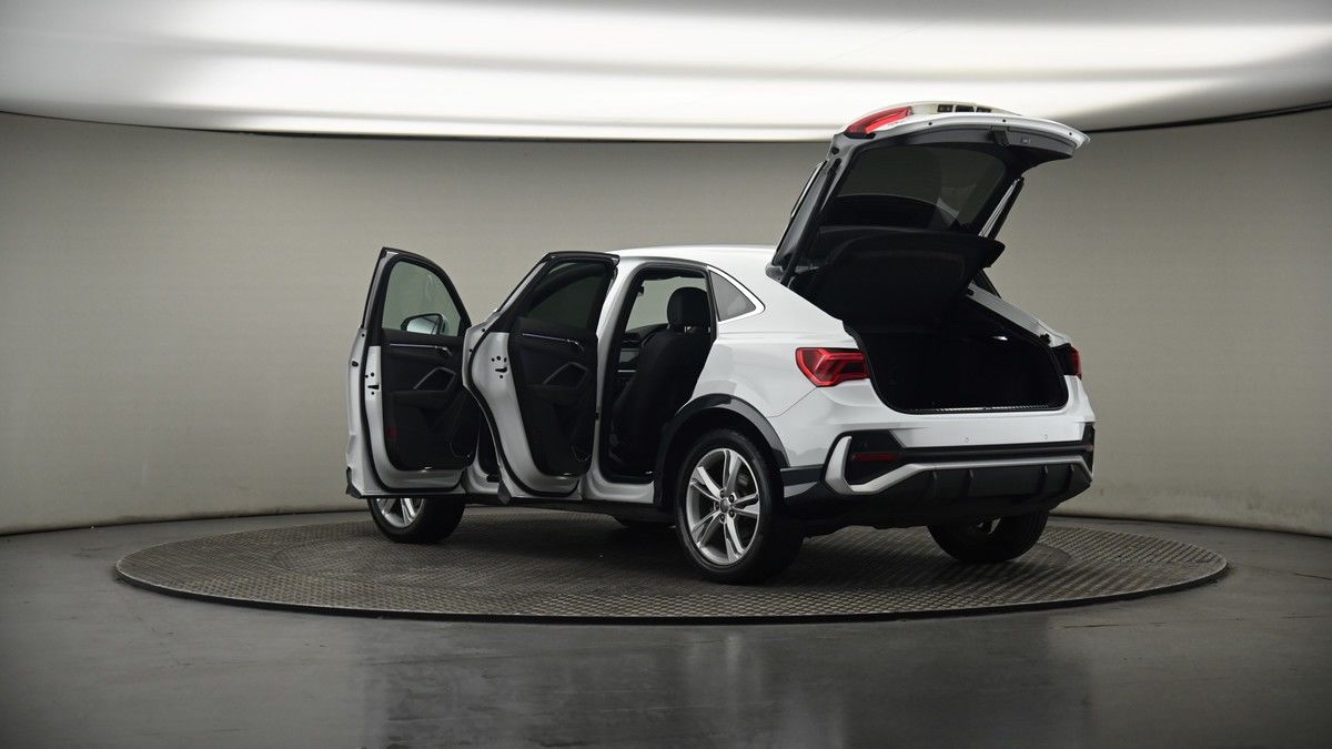 More views of Audi Q3