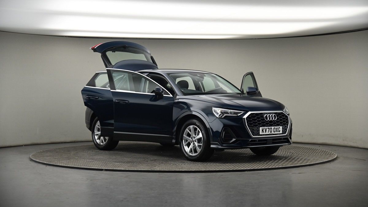 More views of Audi Q3