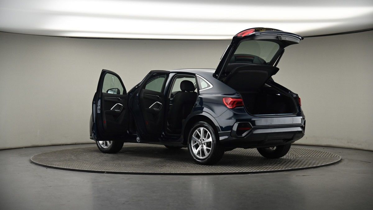 More views of Audi Q3