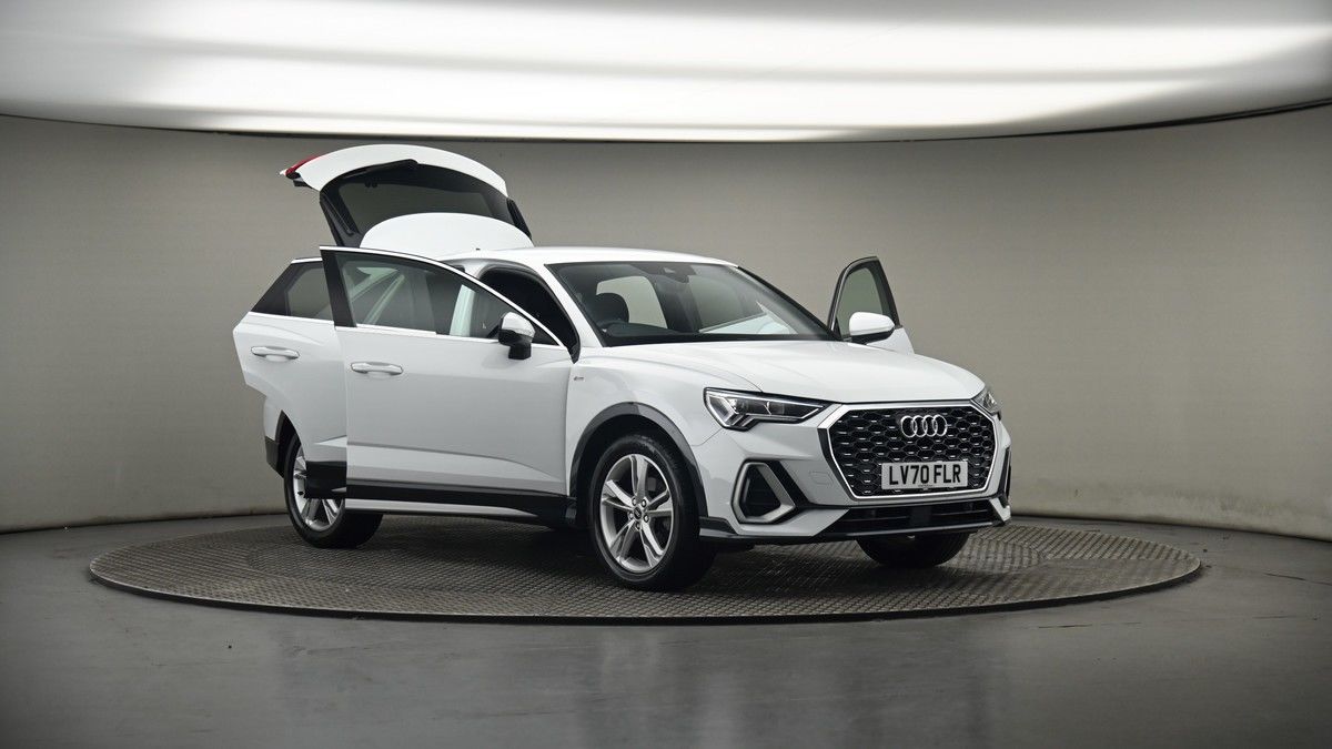 More views of Audi Q3