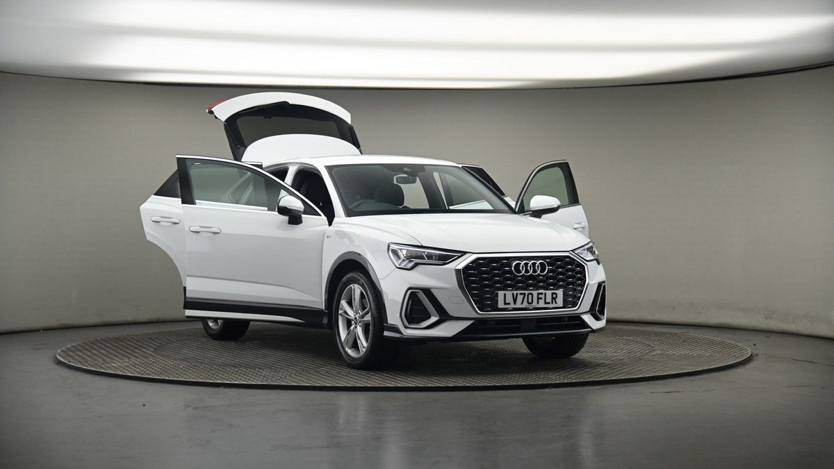 More views of Audi Q3