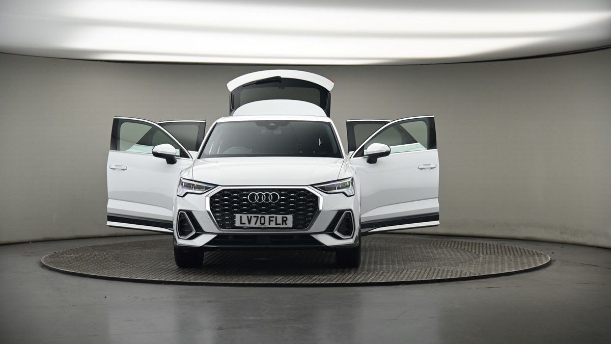 More views of Audi Q3