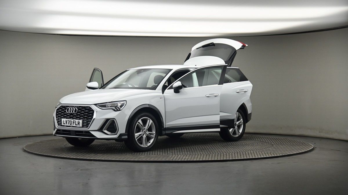 More views of Audi Q3